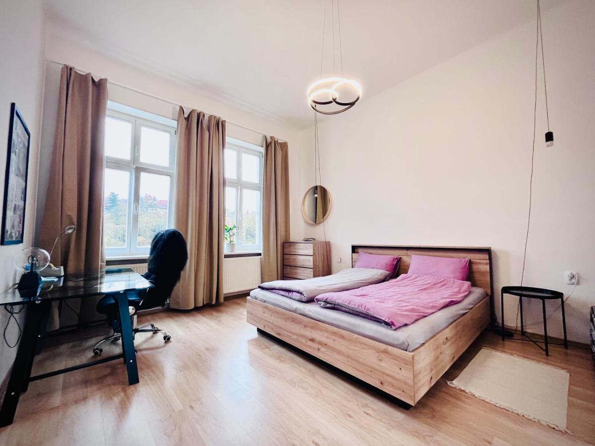 Sunny City - Apartment In Spa Zone With Private Garage 카를로비바리 외부 사진